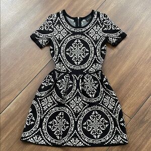 Romeo + Juliet, medium, Black and White knit Dress